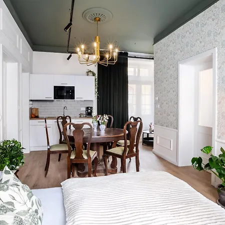 Turnkey I Antonin Dvorak Apartments Prague Room photo