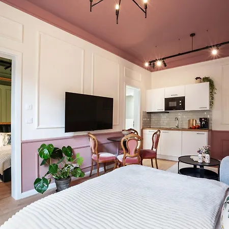 Turnkey I Antonin Dvorak Apartments Prague Room photo